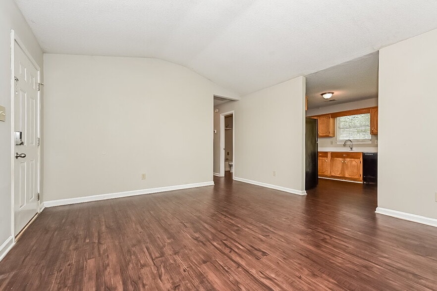 Building Photo - 68 Hampton Oaks Dr