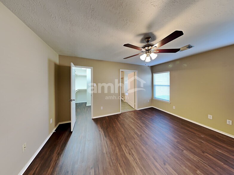 Building Photo - 7710 Eldergrove Ln