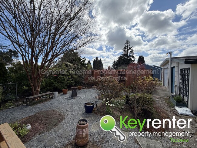 Building Photo - 4902 N 16th St