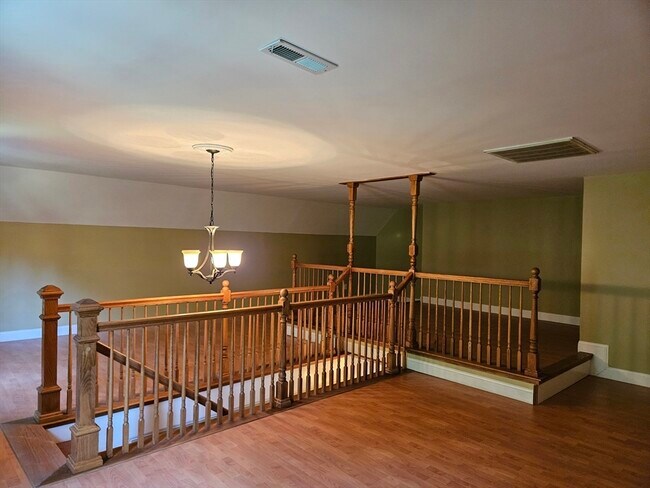 Building Photo - 144 Parmenter Rd