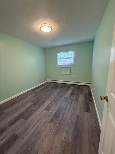 Building Photo - 2470 Batchelder St