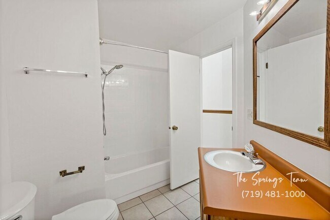 Building Photo - 5448 Fiesta Ln