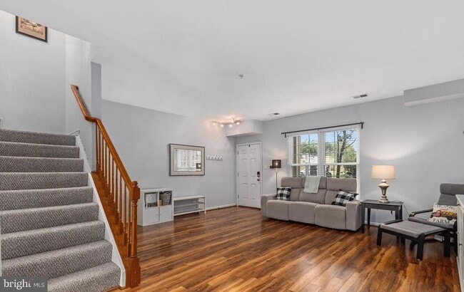 Building Photo - 6809 Stone Maple Terrace