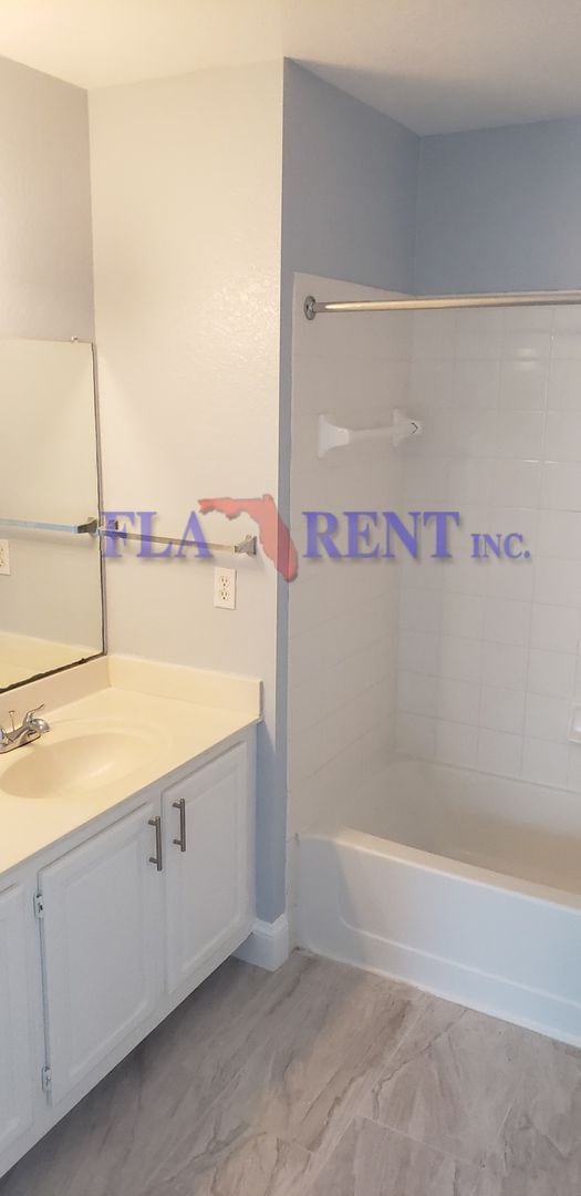 Building Photo - 4 BR / 3 FULL BATH (INCLUDES 2 MASTERS) 2 STORY (NEAR DISNEY!) GATED COMMUNITY WITH COMMUNITY POO...