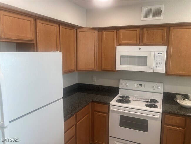 Building Photo - 3145 E Flamingo Rd