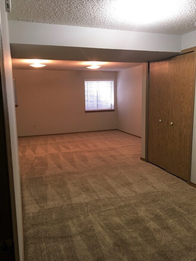 Building Photo - 4249 Hunting Meadows Cir