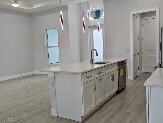 Building Photo - 3027 SW 16th Pl