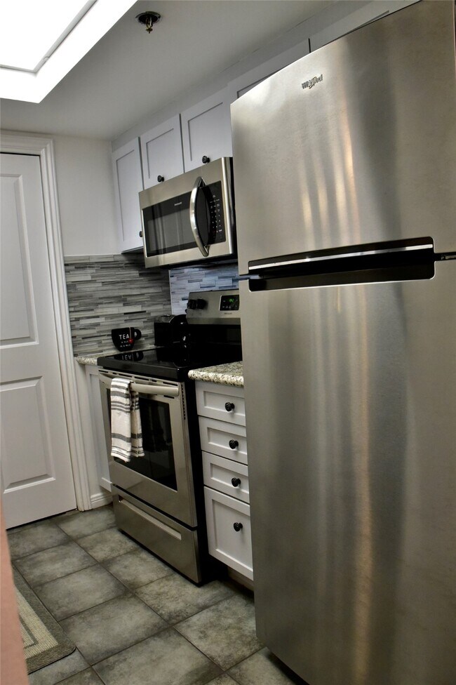 Building Photo - 3525 Sage Rd