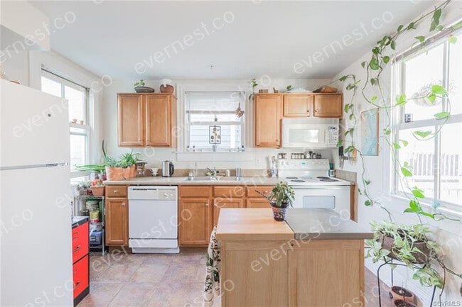 Building Photo - 612 N 23rd St