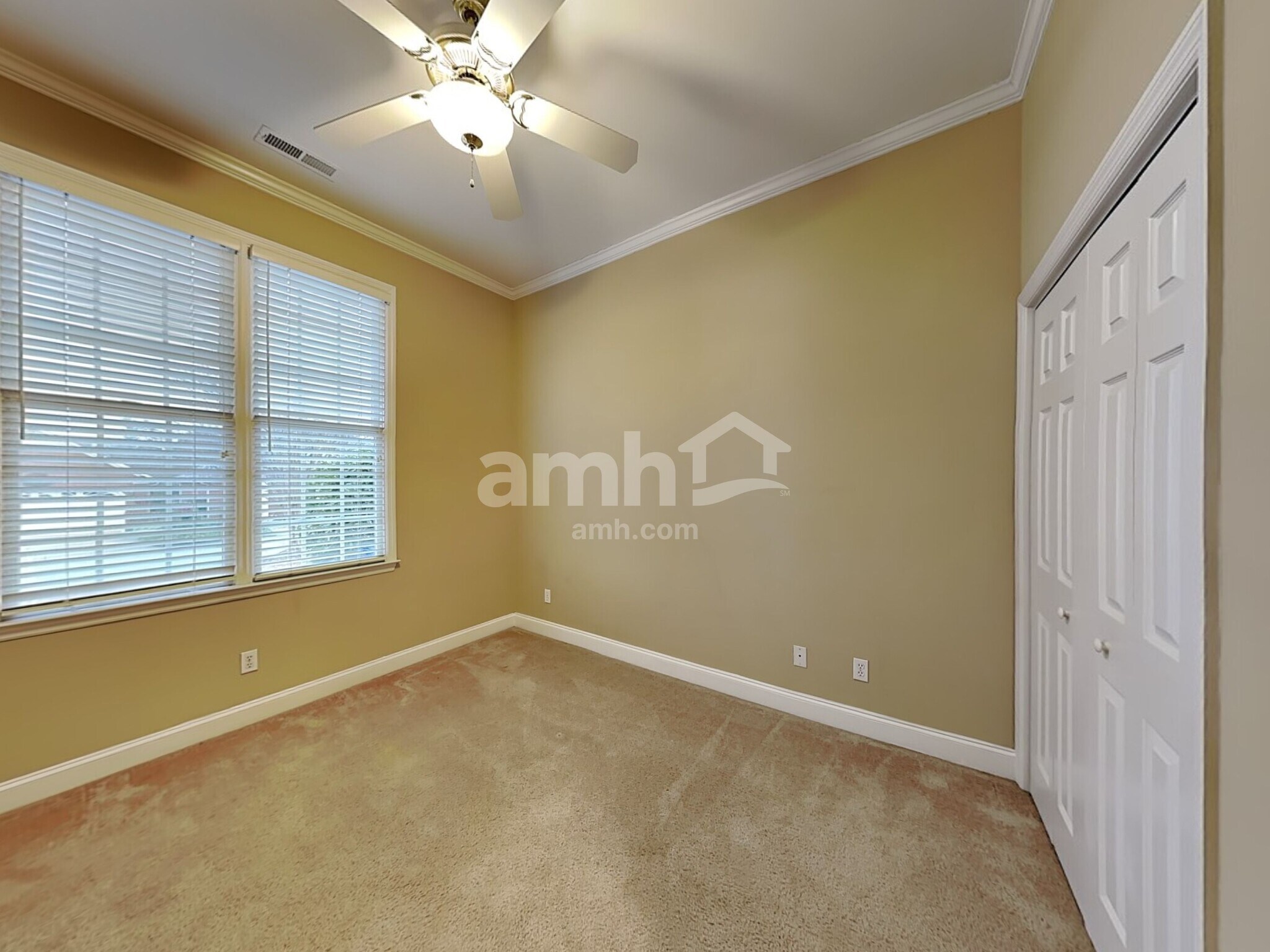 Building Photo - 104 Foxfield Way