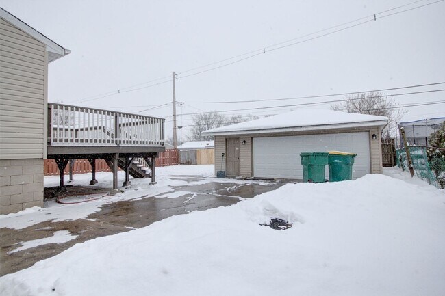 Building Photo - 225 Haller Ave