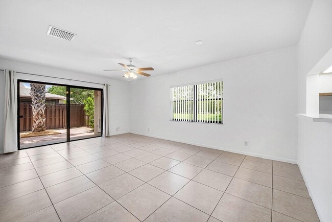 Building Photo - 16422 Straw Way