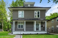 Building Photo - 3819 River Park Dr