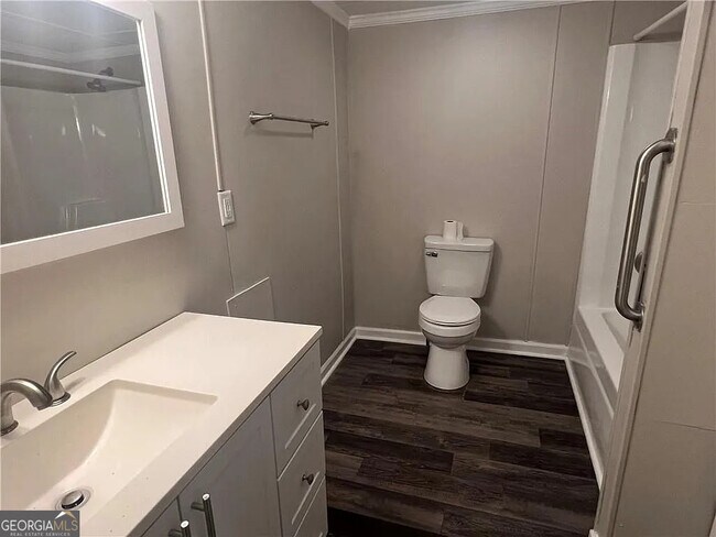 Building Photo - 560 Cleveland Byp