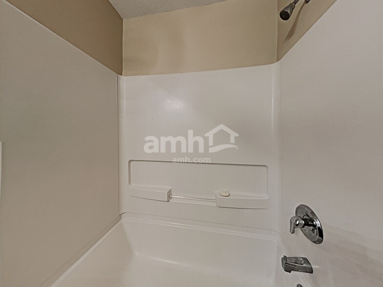 Building Photo - 171 Fox Glen Ct