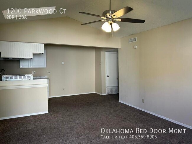 Building Photo - 1200 Parkwood Ct