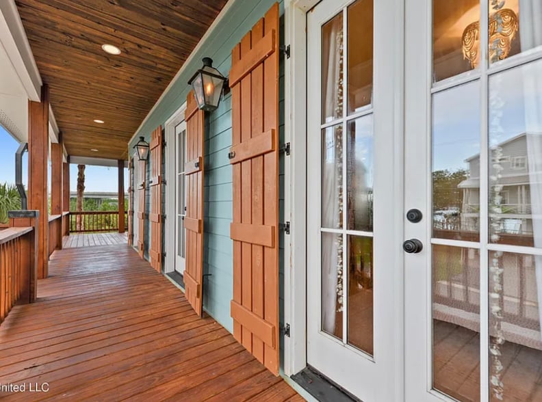 Building Photo - 218 Front St