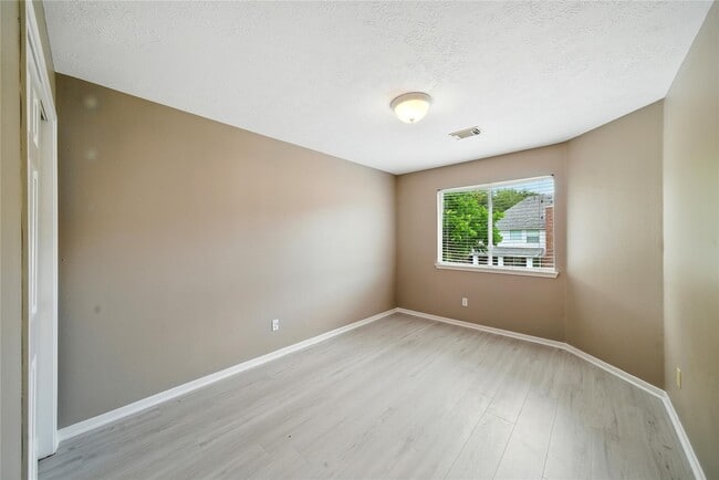 Building Photo - 3119 Waters Way Dr