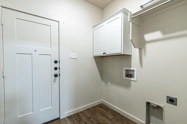 Building Photo - 5519 121st St