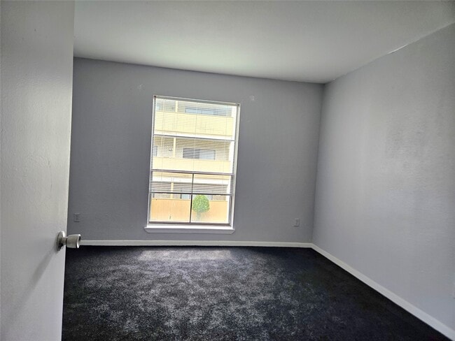 Building Photo - 8421 Hearth Dr