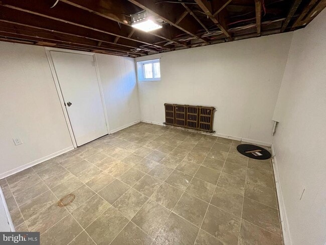 Building Photo - 16 Eldridge Ave