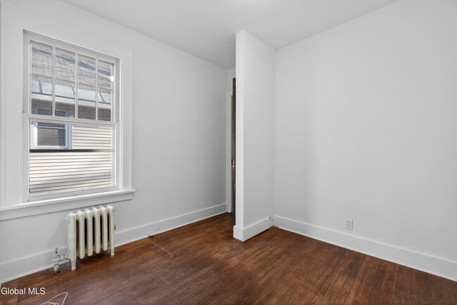 Building Photo - 1418 Garner Ave