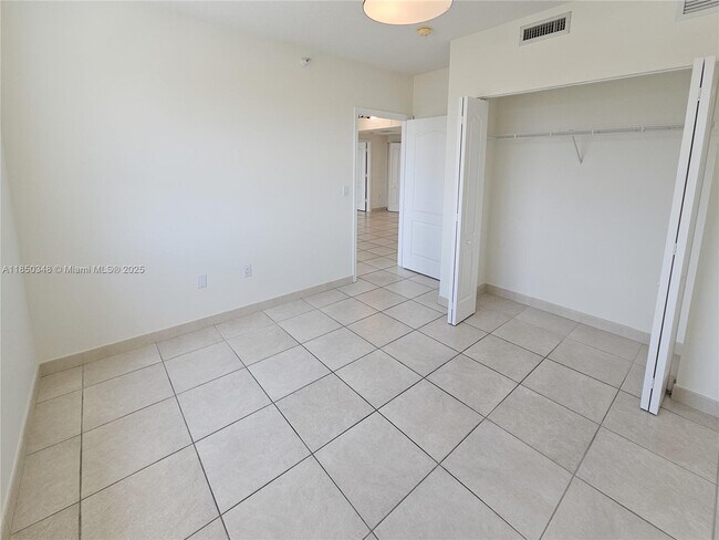 Building Photo - 1627 SW 37th Ave