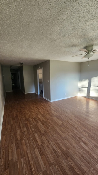 Building Photo - 3072 Ragsdale Dr