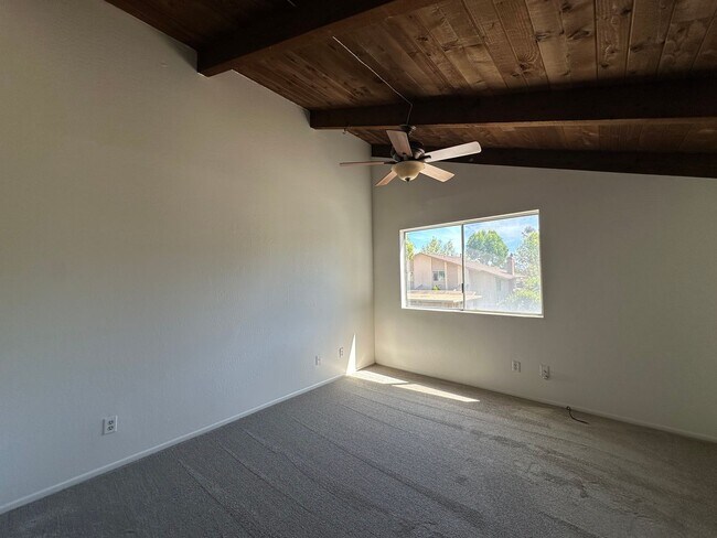 Building Photo - San Antonio HOA 3 bdrm 2 bath townhome