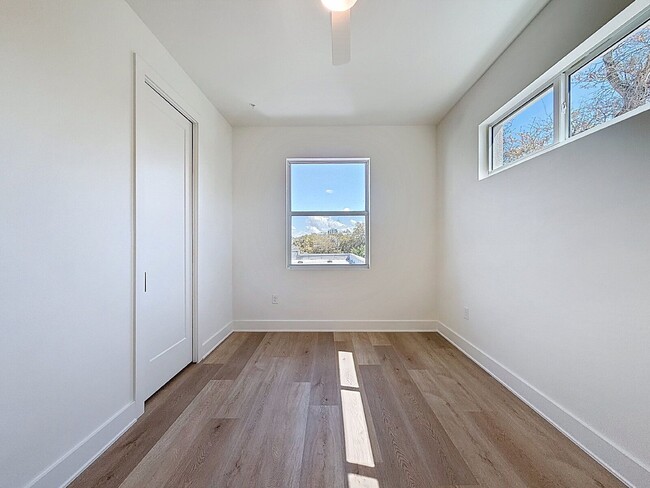 Building Photo - 336 14th St N