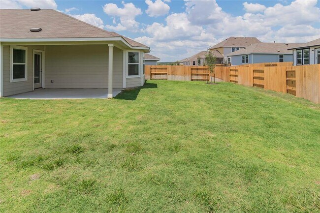 Building Photo - 204 Rollingwood Dr