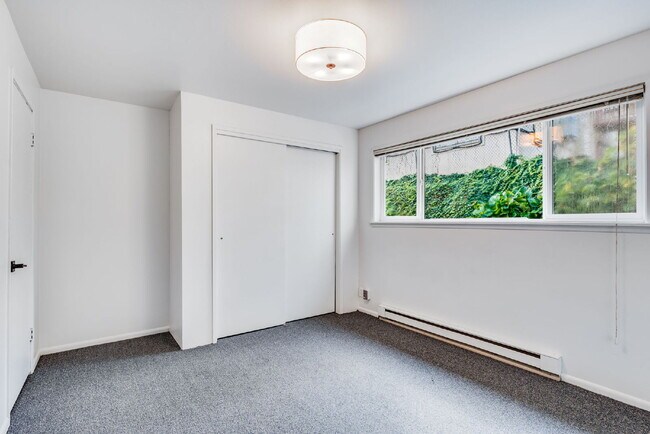 Building Photo - 3475 6th Ave NW
