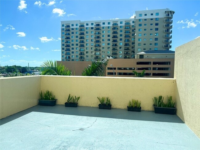 Building Photo - 117 NW 42nd Ave