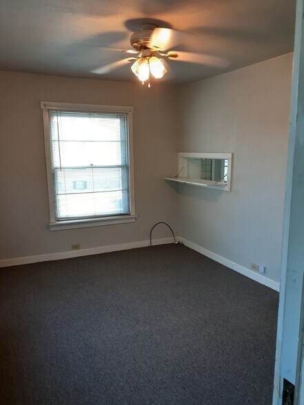 Building Photo - 1228 Ratone St