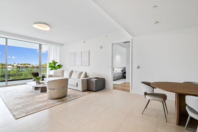 Building Photo - 10203 Collins Ave