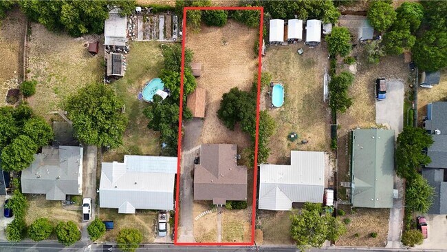 Building Photo - 503 W Grady Dr