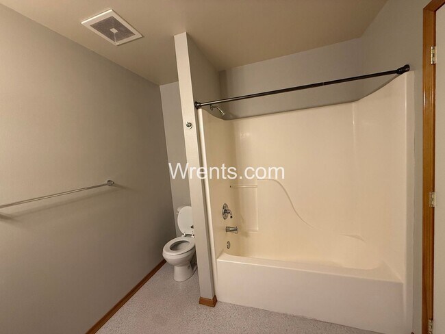 Building Photo - COMING SOON! South Hill Duplex with Garage & Utilities Included!