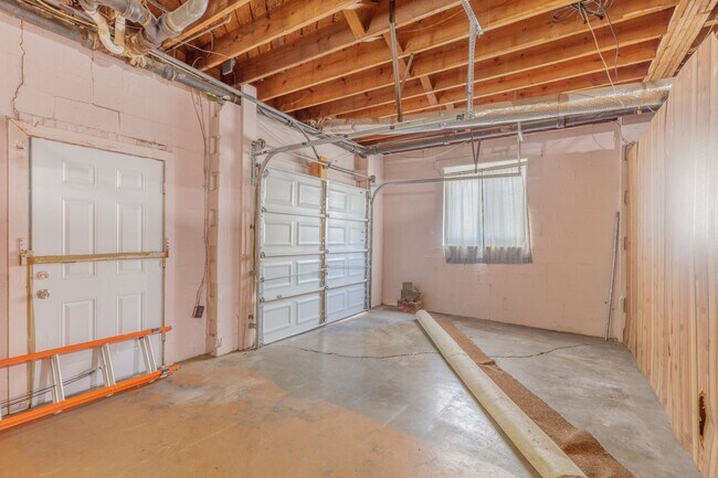 Building Photo - 505 N Market St