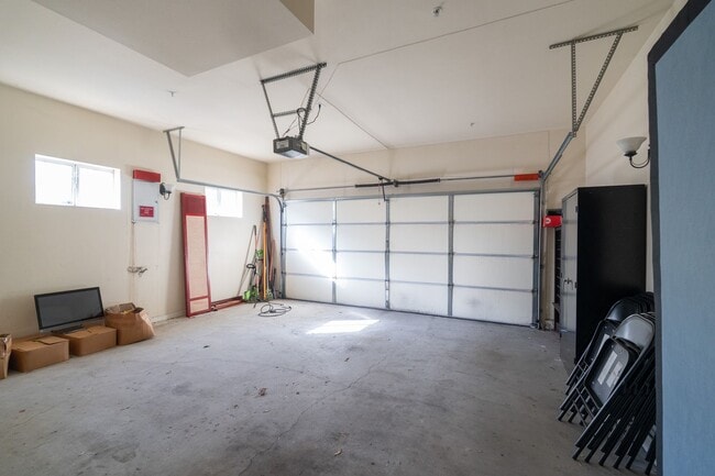 Building Photo - 1410 Encino Ave