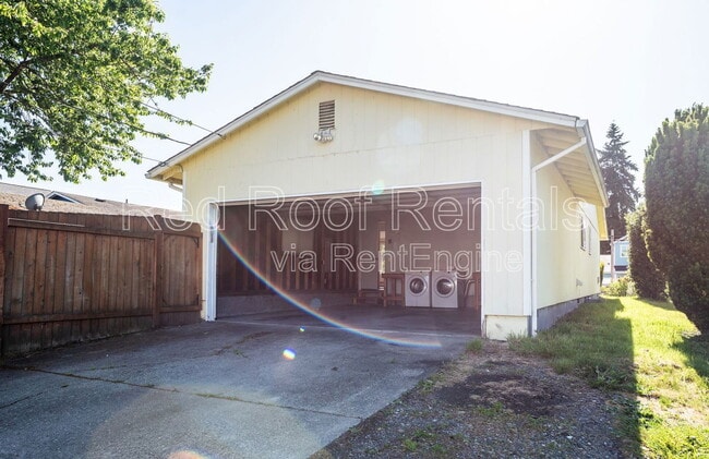 Building Photo - 2341 S Wilkeson St