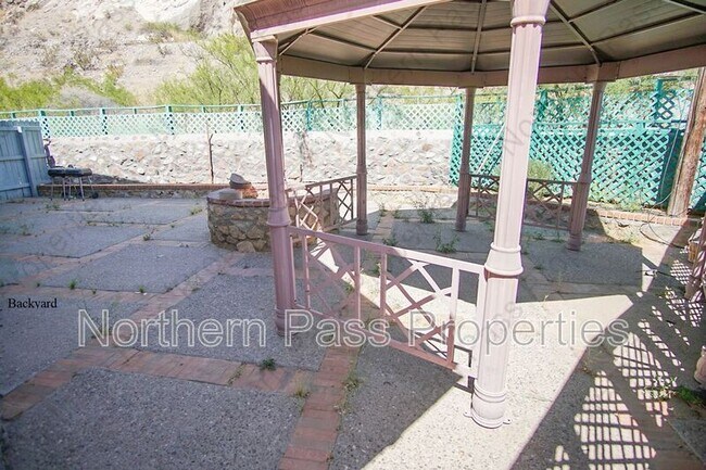 Building Photo - 1808 Gurss Pl