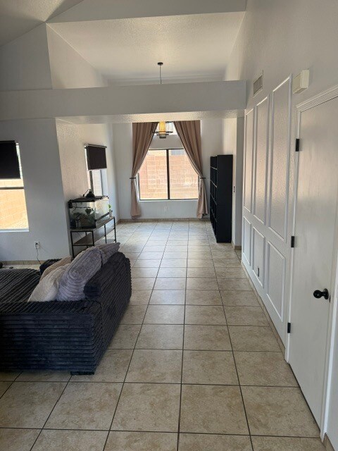 Building Photo - FOR RENT