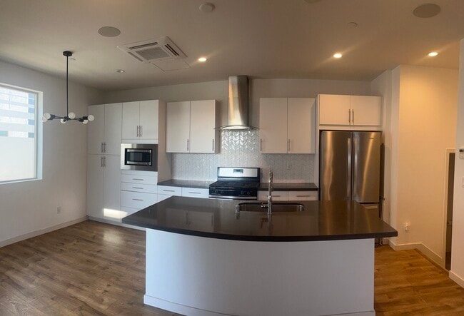 Building Photo - 475 Tailoff Ln