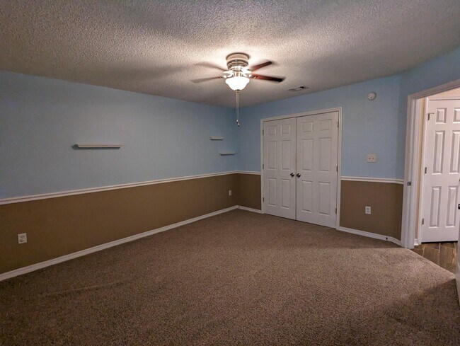 Building Photo - 9768 Parker Lake Cir
