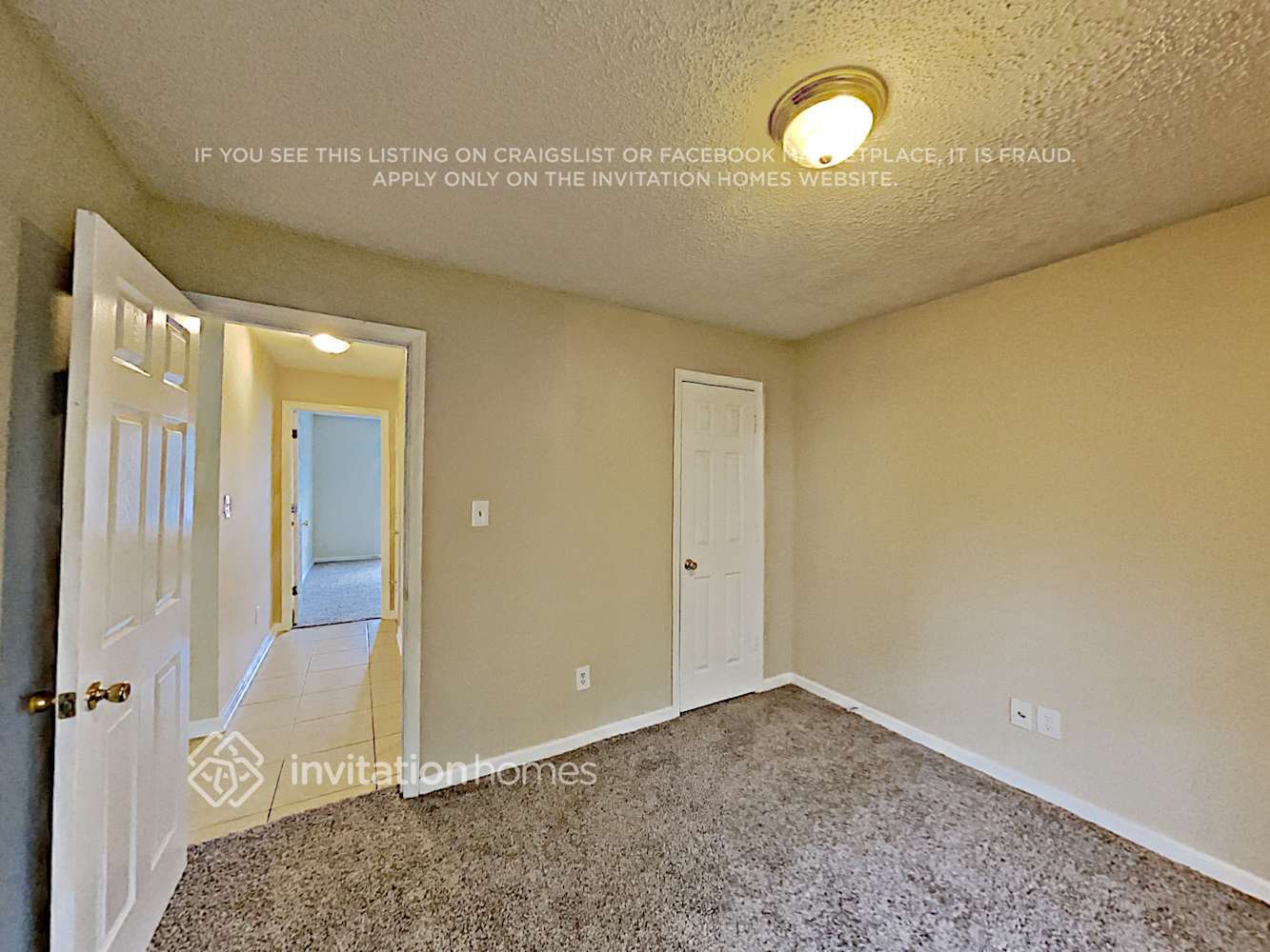 Building Photo - 3700 Pointe Cir