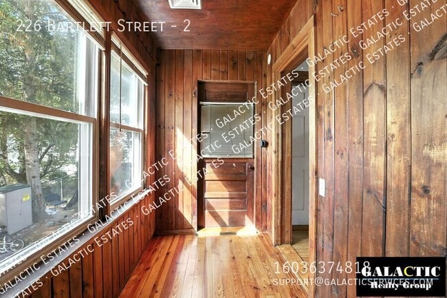 Building Photo - 226 Bartlett St