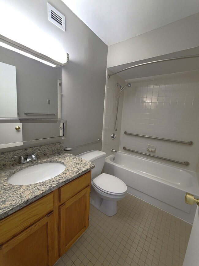 Building Photo - 40 Westwind Rd