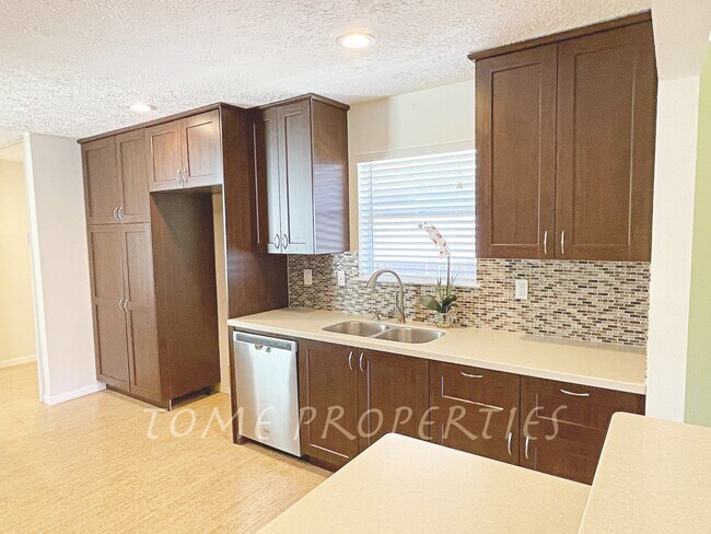 Building Photo - 14611 Cypress Valley Dr