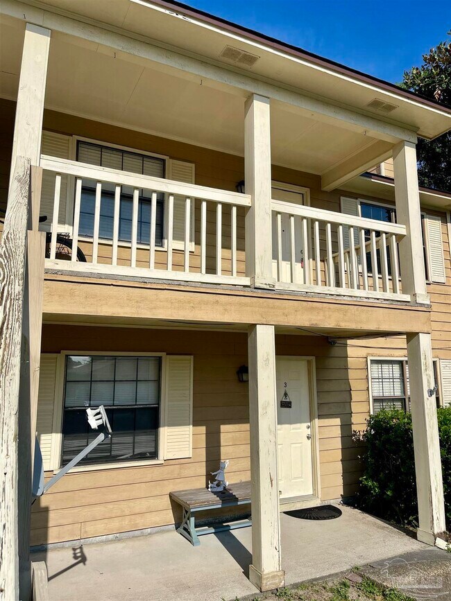 Building Photo - 1144 Redwood Ln
