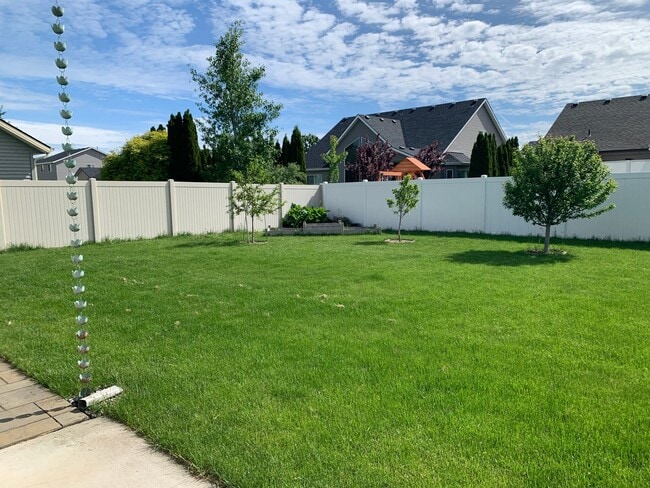Building Photo - Broadmoore Estates Rancher